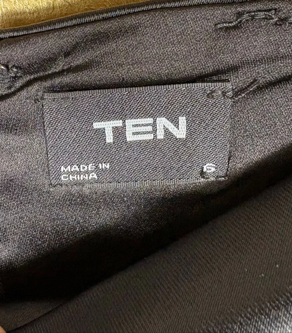 Aritzia Ten silo satin skirt size 6